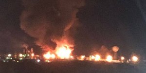 Пожежа на Новошахтинському НПЗ у Ростовській області внаслідок атаки дронами 19 грудня (Фото: Кримський вітер / Telegram)