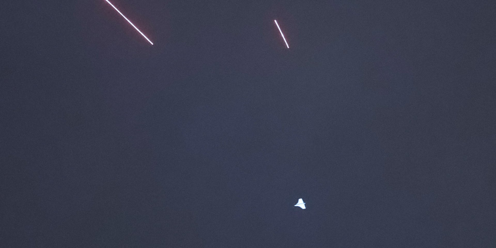 Air defense downs Russian drone in Kyiv at night on Dec. 19 (Photo: REUTERS/Gleb Garanich)