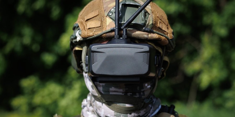 &laquo;Не&nbsp;бойтесь, врывайтесь!&raquo; Линия фронта держится на&nbsp;беспилотниках, пилотами FPV-дронов становятся и&nbsp;те, кому за&nbsp;50&nbsp;&mdash; интервью с&nbsp;инструктором