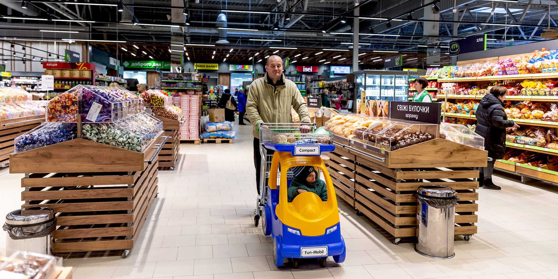Более трети опрошенных на праздничный стол планирует потратить лишь до 500 гривен (Фото: Sipa USA via Reuters)