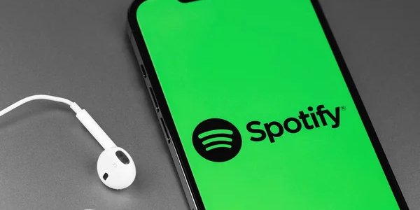 У Spotify серьезные проблемы с модерацией (Фото: Primakov/Depositphotos)