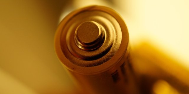 Новая технология обещает значительно повысить безопасность и срок службы батарей (Фото: pixabay)