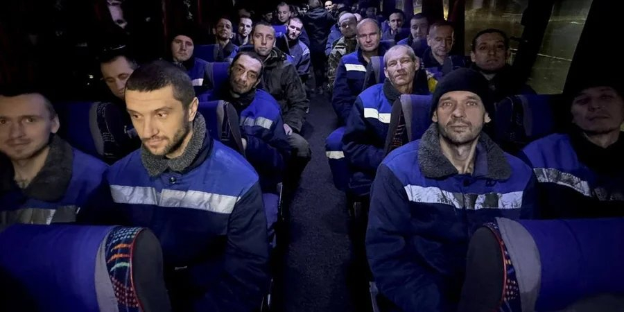 A prisoner exchange, Dec. 30, 2024 (Photo: Volodymyr Zelenskyy / Telegram)