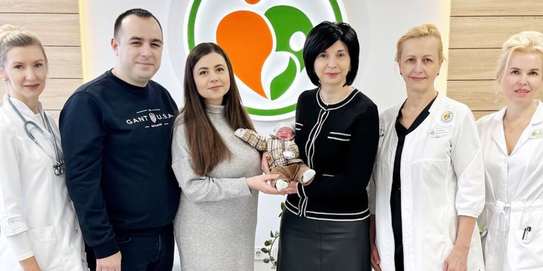 Хлопчик народився передчасно і понад місяць провів у лікарні (Фото: Instagram perinatal_cliniclv)