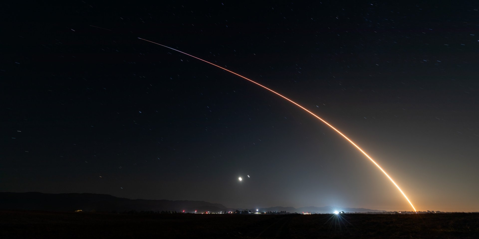 Starlink розгортатимуть на нижчій орбіті (Фото: SpaceX)