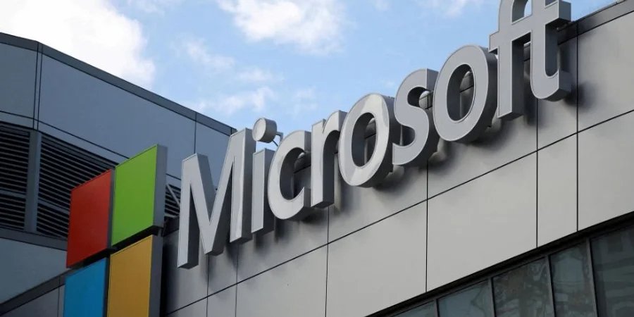 Microsoft 365 начнет хуже работать на старых ПК (Фото: Lucy Nicholson / Reuters)