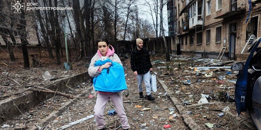 Россия атаковала Кривой Рог баллистикой: повреждены две пятиэтажки и&nbsp;учебное заведение, четверо погибших&nbsp;&mdash; онлайн