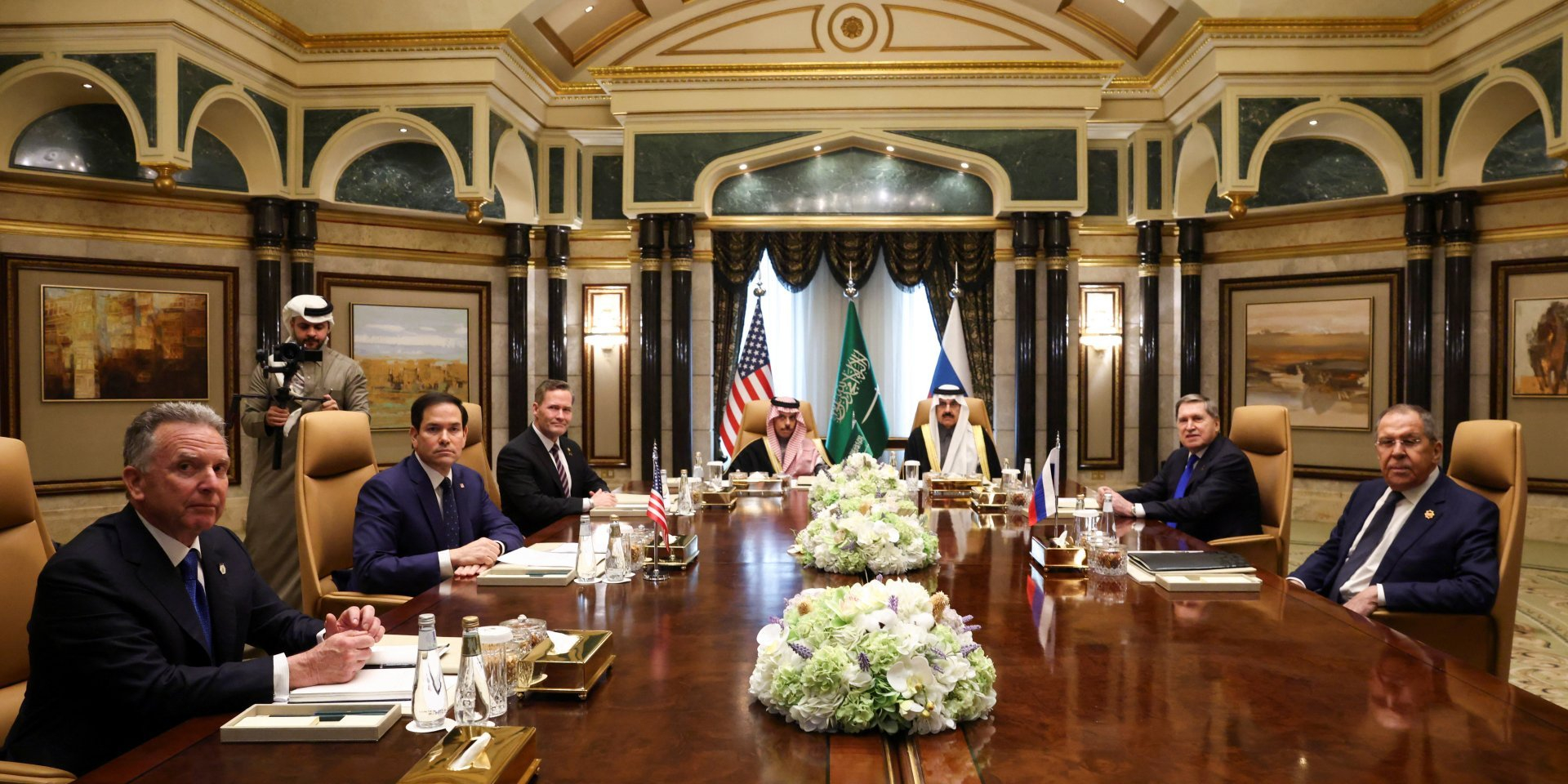 U.S. delegation, Russian representatives, and Saudi mediators hold talks at Diriyah Palace in Riyadh, Saudi Arabia – Feb. 18, 2025 (Photo: REUTERS/Evelyn Hockstein/Pool)