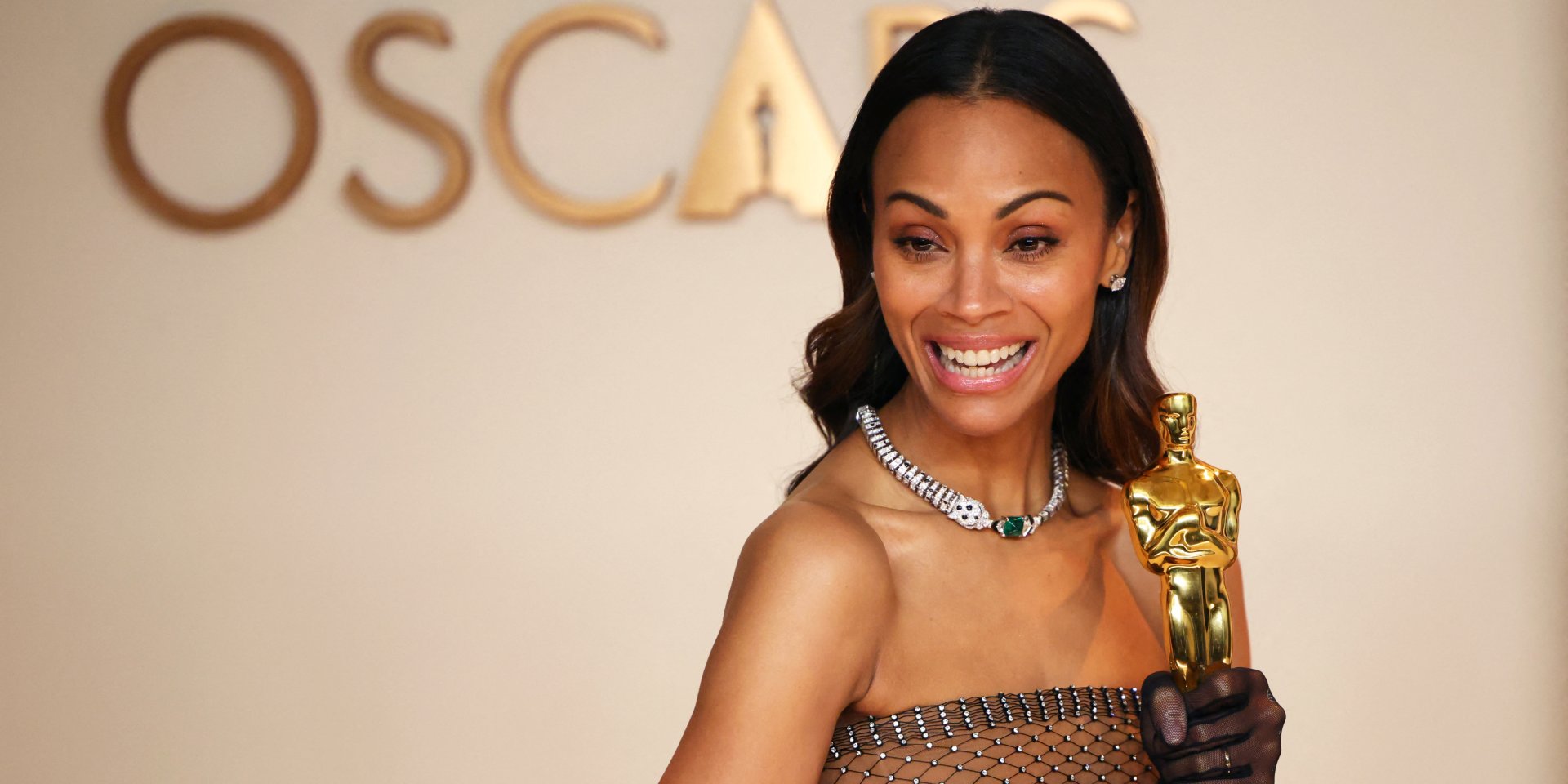 Жалаңаш қара қыз