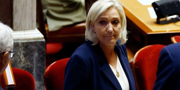 Марин Ле Пен раскритиковала решение США остановить военную помощь Украине /  NV