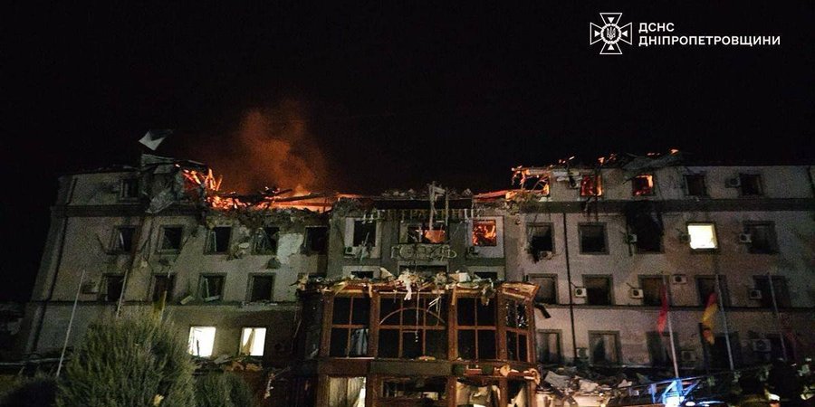 Россия ударила ракетой по&nbsp;гостинице в&nbsp;Кривом Роге: двое погибших, 28 раненых, под завалами могут быть люди&nbsp;&mdash; главное