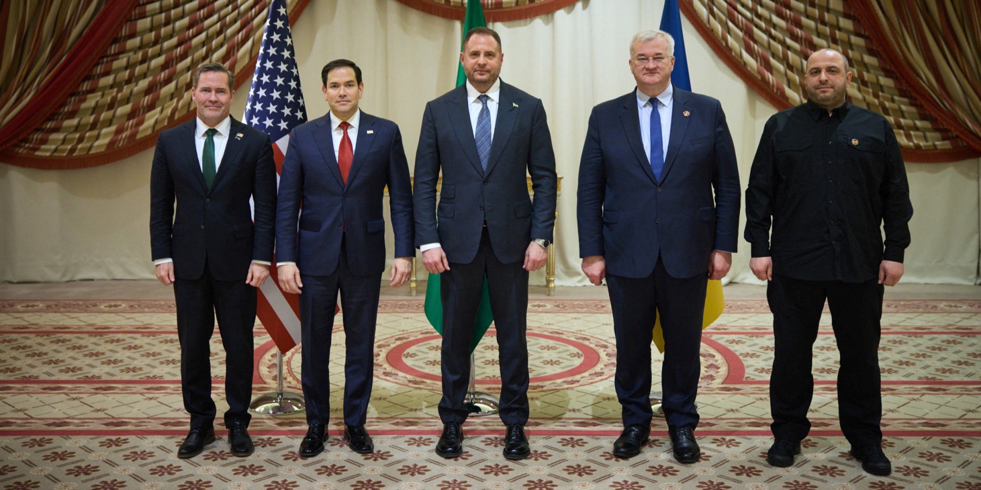 Американська та&nbsp;українська делегації на&nbsp;переговорах у&nbsp;Джидді 12 березня 2025 (Фото: Ukrainian Presidential Press Service/Handout via REUTERS)