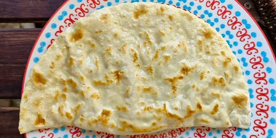 Янтык — универсальное блюдо крымскотатарской кухни (Фото: Instagram / qirim_dvorik)