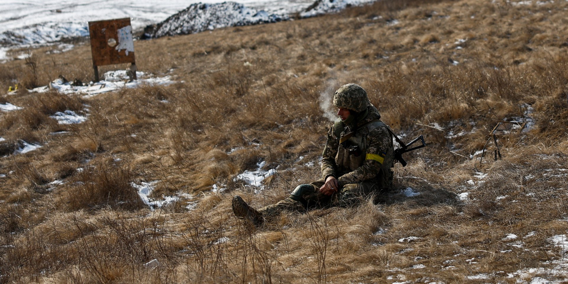 Ukrainian soldier at the military training in Dnipropetrovsk Oblast (Photo: REUTERS/Valentyn Ogirenko)