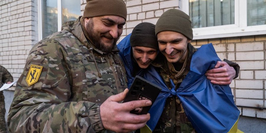 Шесть бойцов бригады Азов вернулись из&nbsp;российского плена в&nbsp;рамках обмена