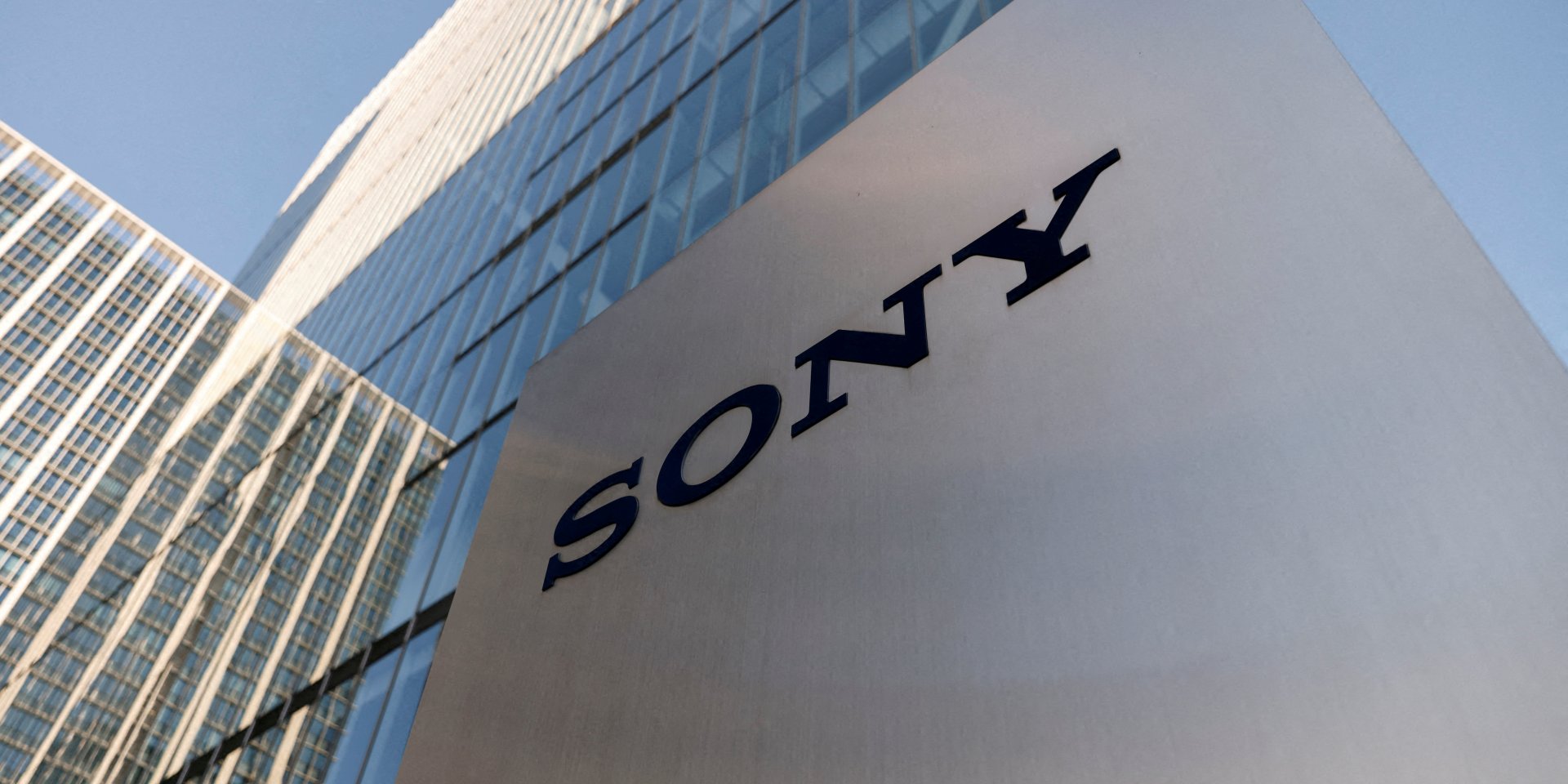 За останні 4 роки Sony закрила більше студій, ніж відкрила (Фото: REUTERS/Issei Kato/File Photo)