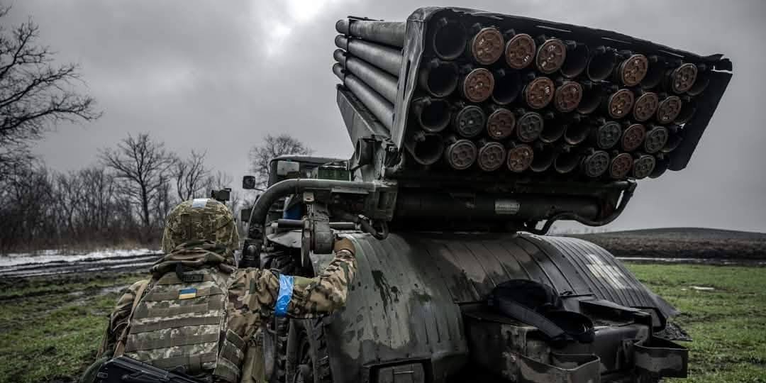 Ukrainian soldiers attack Russian invaders (Photo: General Staff / Facebook)
