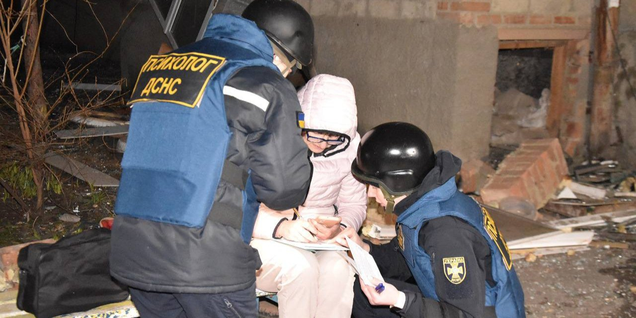 Rescuers assist victims following Russia's attack on Kropyvnytskyi on March 20, 2025. (Photo: SES/Telegram.)