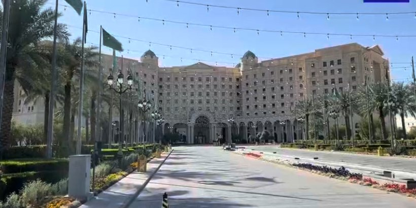 U.S. and Russian negotiating teams begun meeting at The Ritz-Carlton Hotel in Riyadh on March 24 (Photo: Video screenshot / TASS)