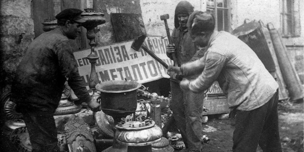 Collection point for non-ferrous metals of acceptable church property (likely Kharkiv), 1920s (Photo: DR)