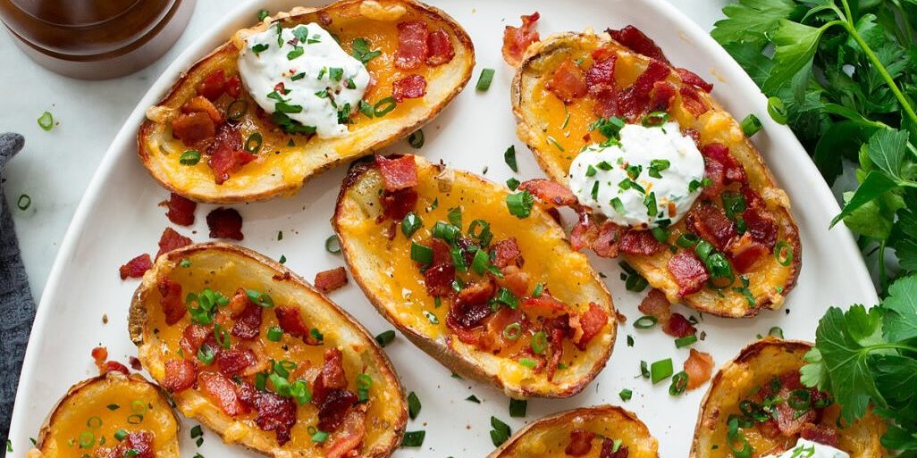 Запеченная картофельная кожура с сыром — отличная альтернатива магазинным снекам (Фото: instagram/cookingclassy)