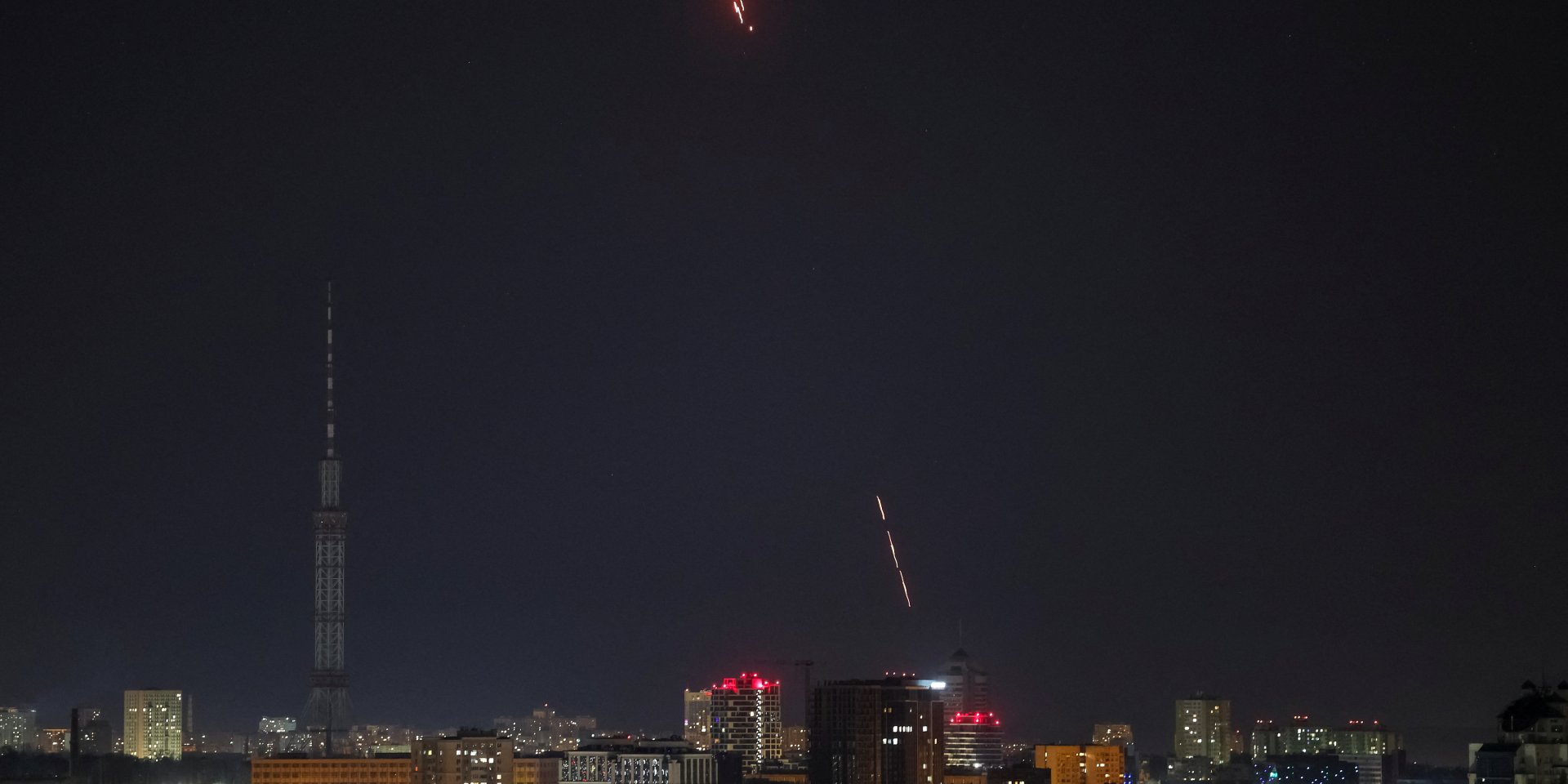 Силы ПВО пытаются сбить российские шахеды в Киеве (иллюстративное фото) (Фото: REUTERS/Gleb Garanich)