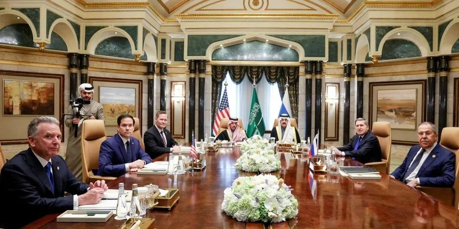 US and Russian delegations at the talks in Riyadh, Saudi Arabia, Feb. 18, 2025 (Photo: REUTERS/Evelyn Hockstein/Pool)