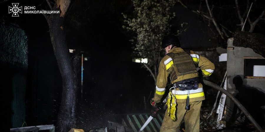 Россия ударила шахедами по Николаеву, в двух жилых домах возник пожар