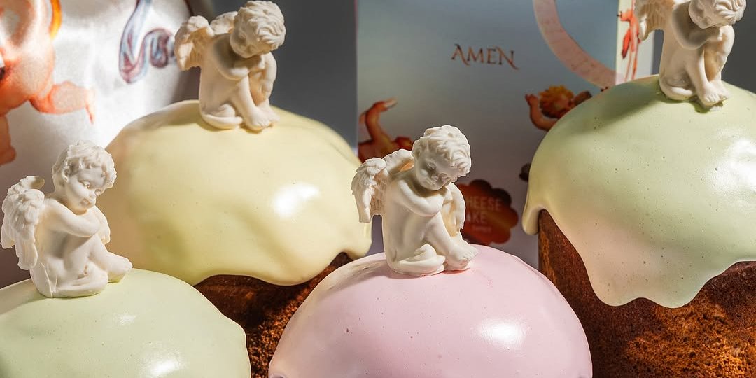 Великодні паски від Клопотенка у Києві (Фото: Instagram @cheesecake.family.ua)