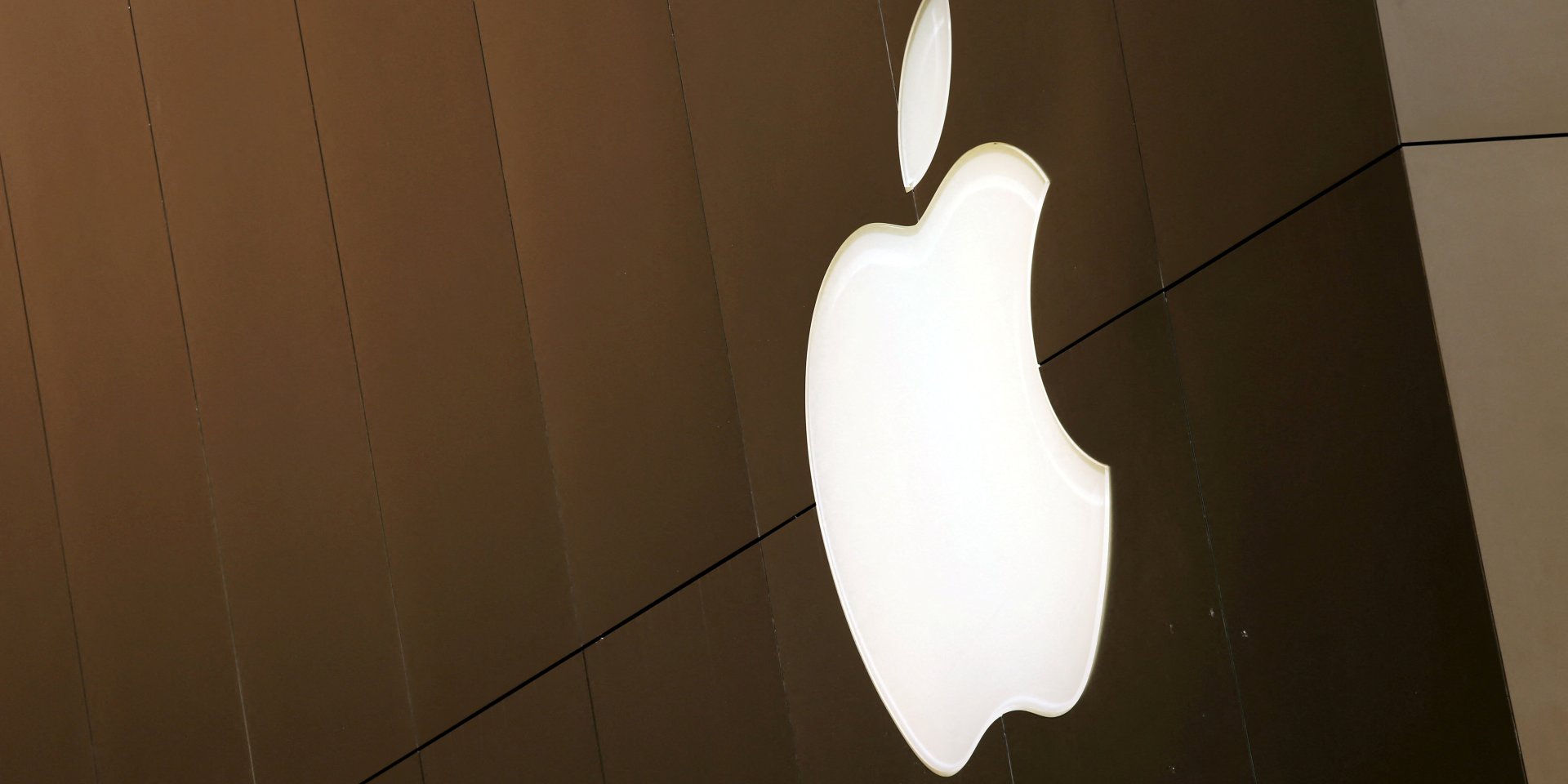 Apple осталась лидером на рынке смартфонов (Фото: REUTERS/Robert Galbraith/File Photo)