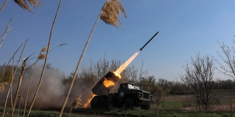 На фронте произошло почти 90 боевых столкновений и почти 5 тыс. артобстрелов — Генштаб