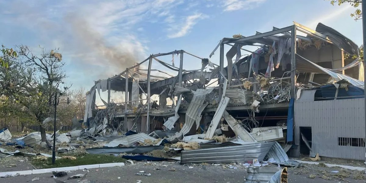 Ice arena in Kherson after the Russian shelling (Photo: Kyiv Capitals Hockey Club)