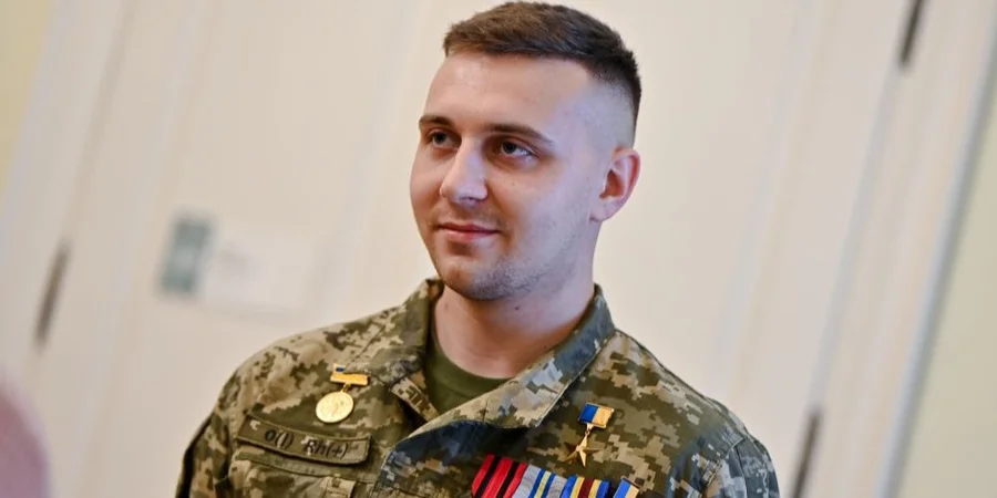 «Чуйка срабатывает». Как быть боевым разведчиком в ТрО и получить Героя Украины в 25 лет — разговор Мацарского с Жуковцом