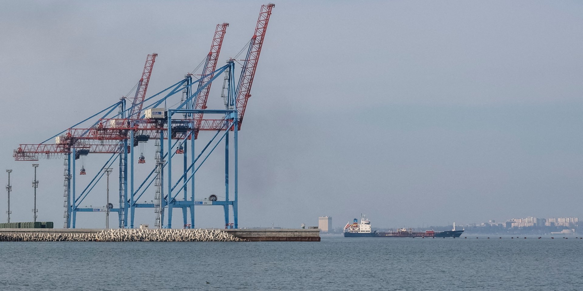 Российские оккупанты атаковали пригород Одессы, есть пострадавшие