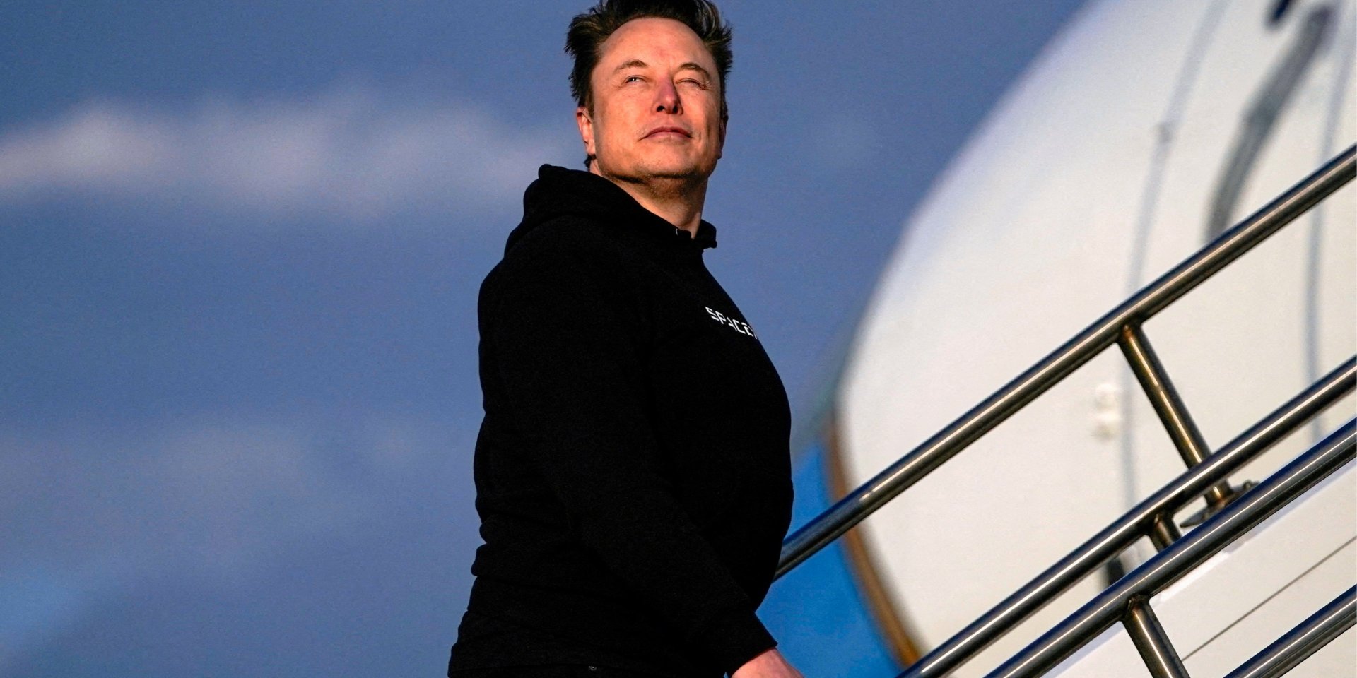 Маск скоротить свою роботу в DOGE після падіння продажів Tesla (Фото: REUTERS/Nathan Howard)