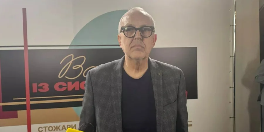 Журналист Макаров впервые появился на публике после нападения и рассказал о своем самочувствии