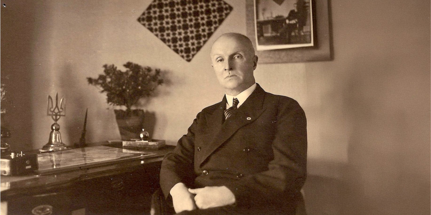 Павел Скоропадский в офисе украинской Общины в Берлине, 1940 год (Фото: Архив УВАН)