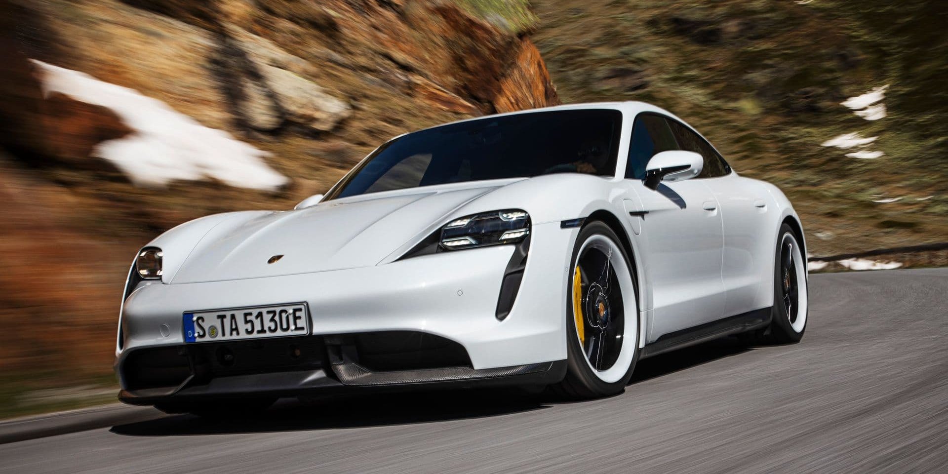 Компанії важко конкурувати з Xiaomi та іншими місцевими марками (Фото: Porsche)
