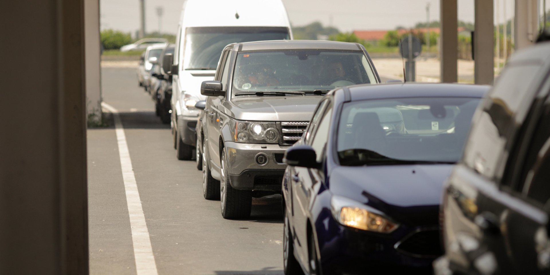 Растаможка авто в Украине 2025 (Фото: Mircea Moira/depositphotos)