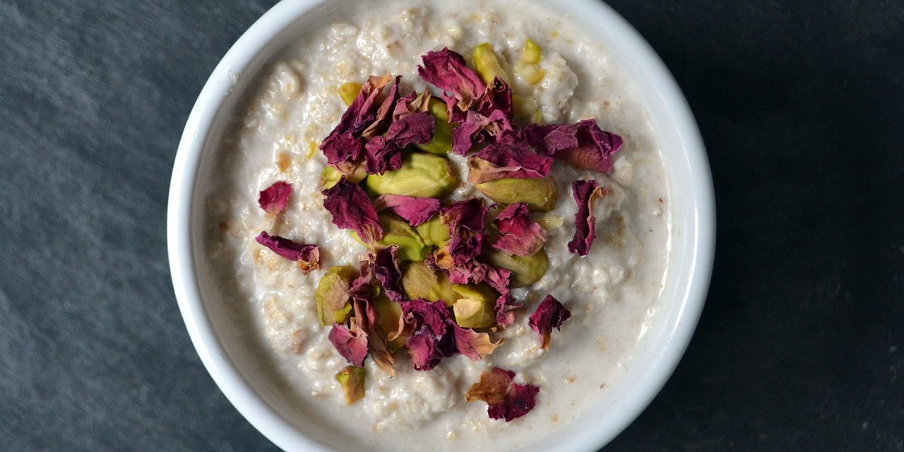 Що вибрати для вівсянки — воду чи молоко (Фото: annafood/pixabay)
