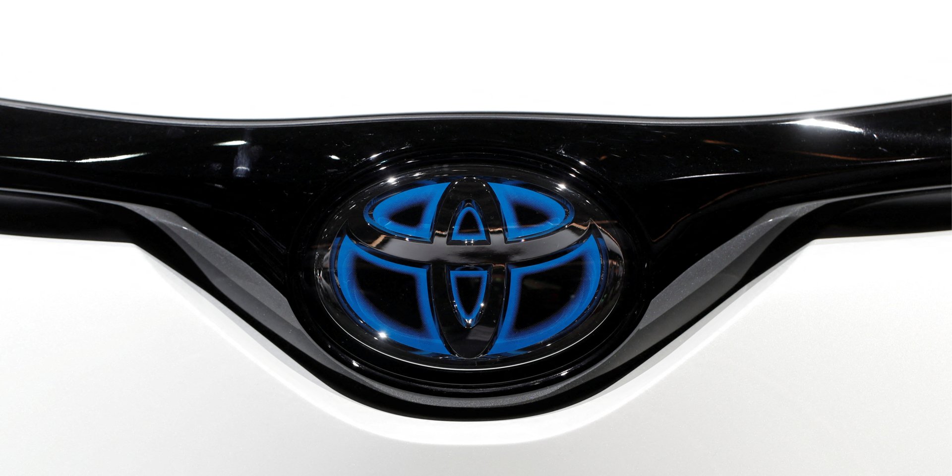 Toyota начинает видеть реальный спрос на электромобили в каждом регионе (Фото: REUTERS/Benoit Tessier/File Photo)