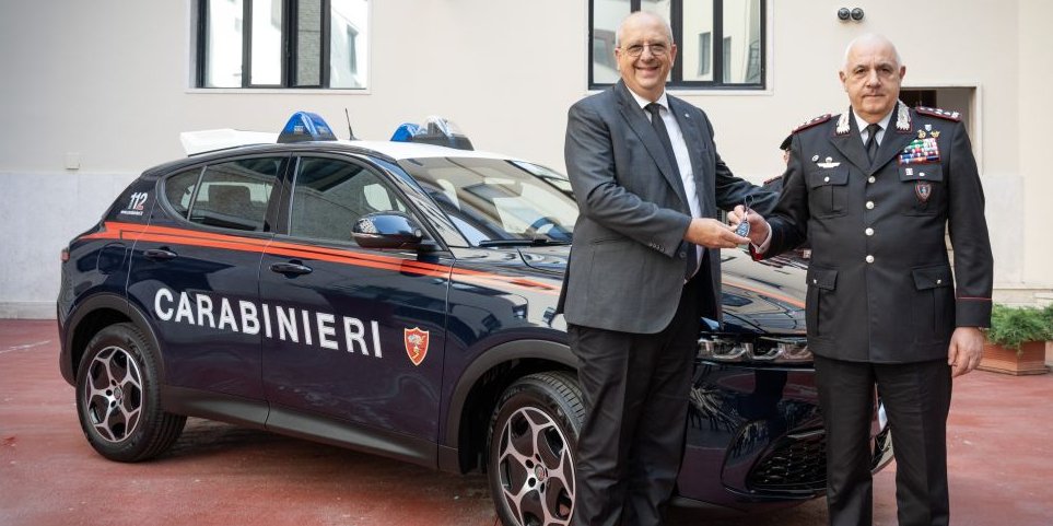 Stellantis передала 400 Alfa Romeo Tonale поліції Італії у 2023 році (Фото: Stellantis)