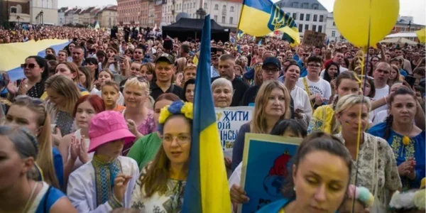 Украинцы в Польше — Беженцы сетуют, что в стране выросли антиукраинские настроения, пишут СМИ / NV