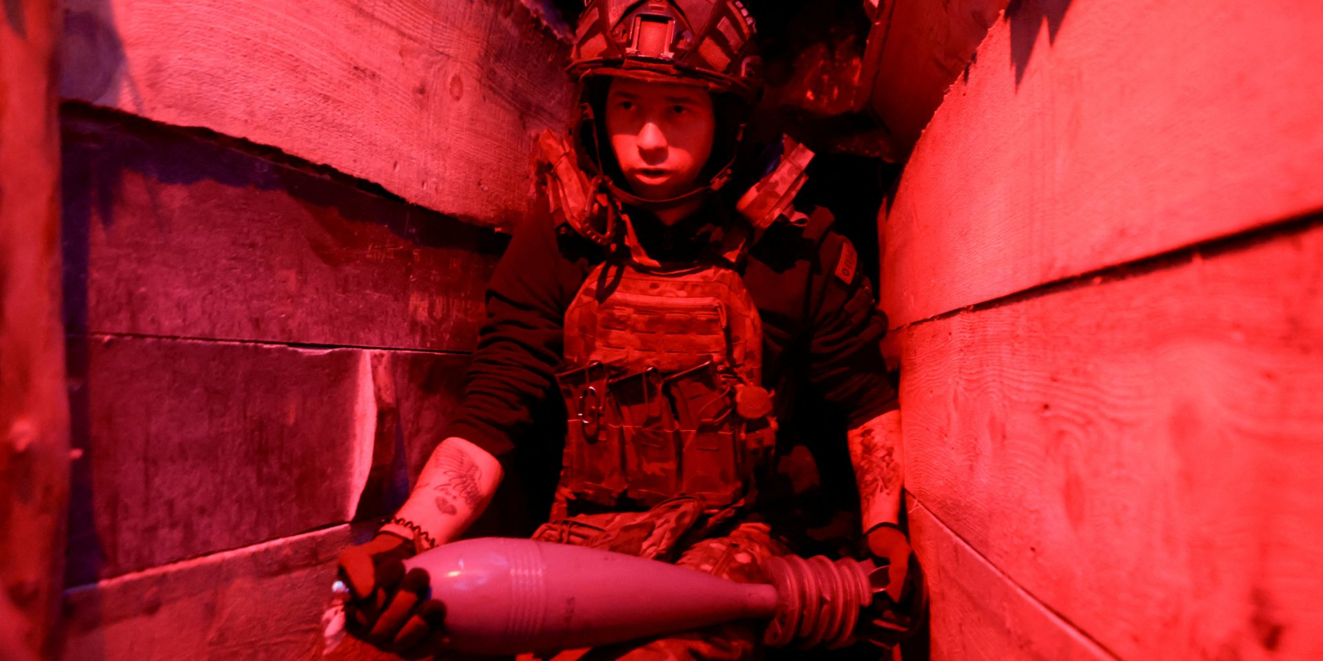 Ukrainian soldier inside battlefield fortifications (Photo: REUTERS/Sofiia Gatilova/File Photo)