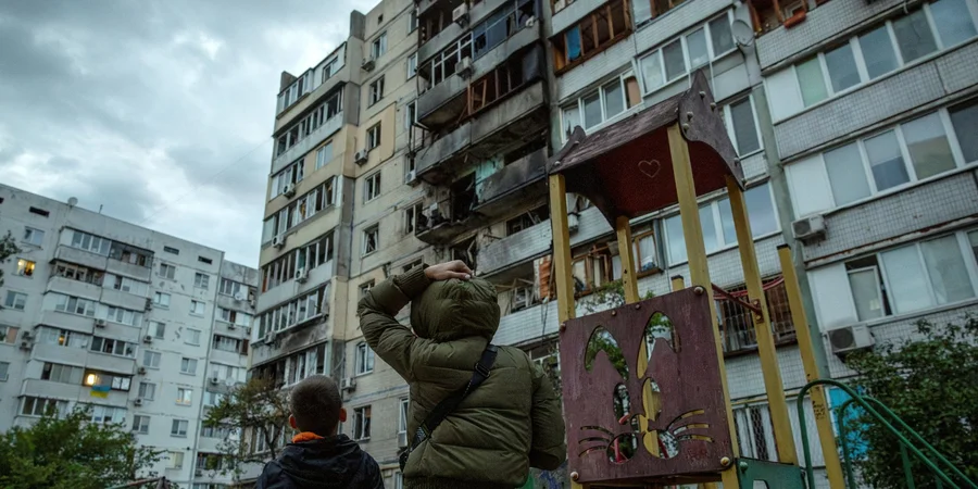 Наслідки російського удару балістикою та дронами по Києву 24 травня 2025 року (Фото: REUTERS/Thomas Peter)