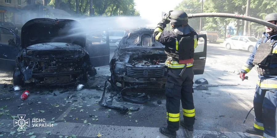 РФ ударила по центру Сум из РСЗО. 16 пострадавших, 3 погибших, в городе пять попаданий, повреждена больница — онлайн