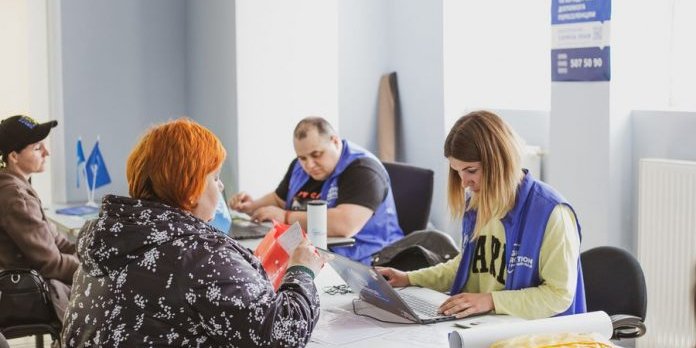 Денежная помощь от УВКБ ООН (Фото: БФ Право на захист)
