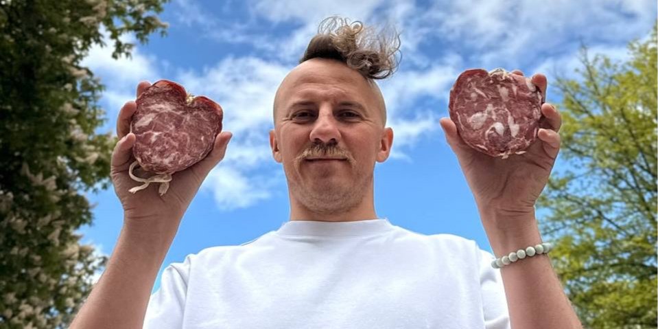 Евгений Клопотенко с украинскими продуктами (Фото: Instagram @klopotenko)