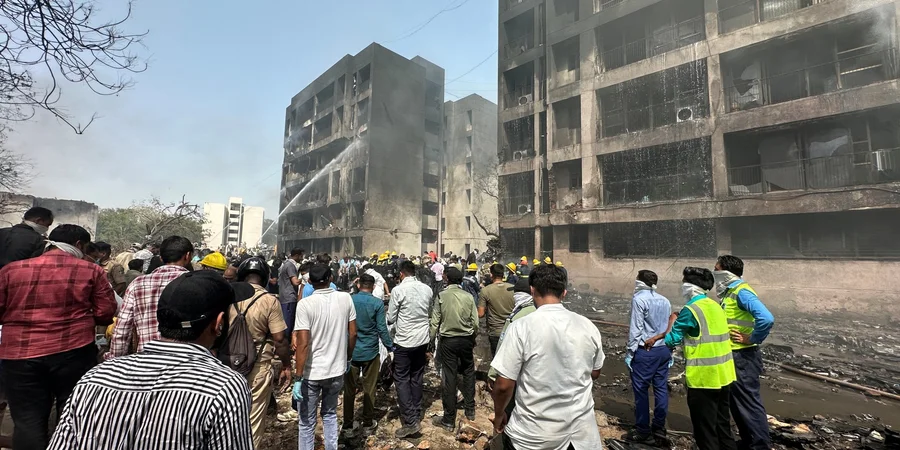 Місця падіння літака Air India в Ахмадабаді, Індія, 12 червня 2025 року (Фото: REUTERS/Amit Dave) Місця падіння літака Air India в Ахмадабаді, Індія, 12 червня 2025 року (Фото: REUTERS/Amit Dave)