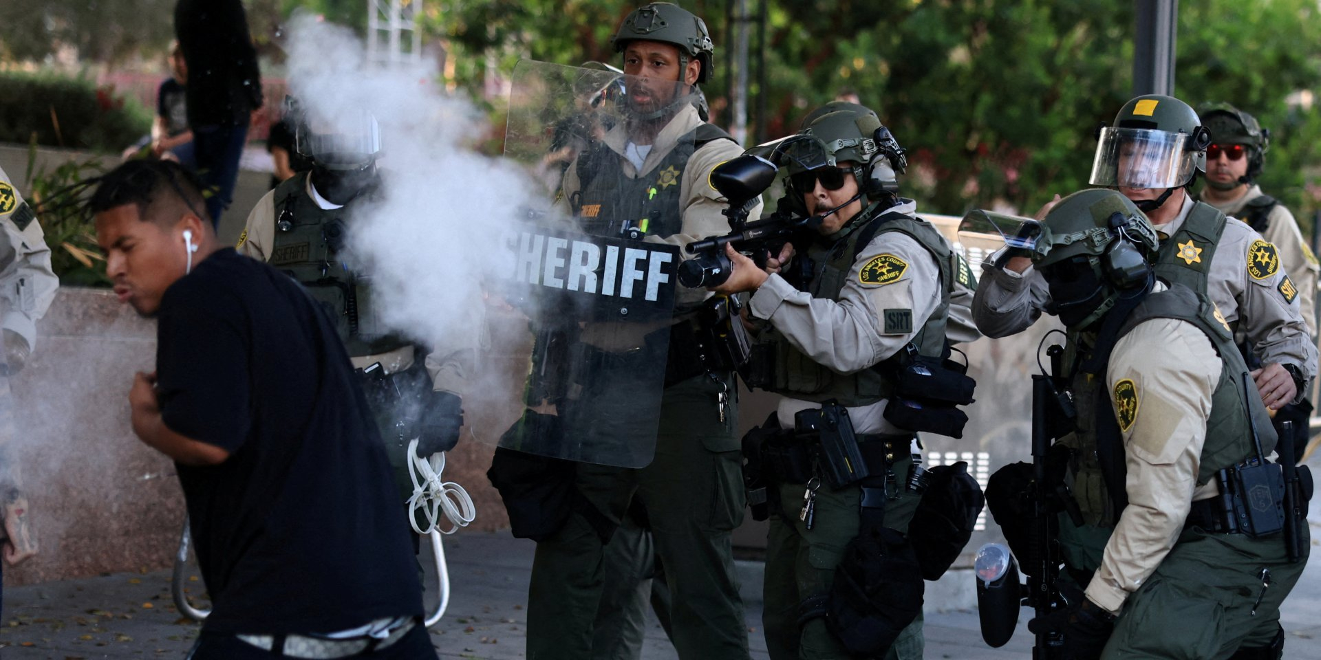 Law enforcement in Los Angeles disperses mass protests, June 11, 2025 (Photo: REUTERS/Leah Millis)